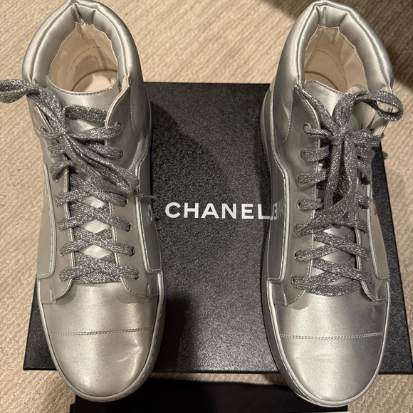 *SOLD* Chanel Men Silver Mid-Top Metallic Sneakers - Picture 5 of 17